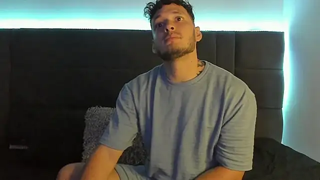 Snapshot of alejandro__2 chatting on 09-18-25, 03:47 alejandro 2 online show from 09-18-25, 03:47