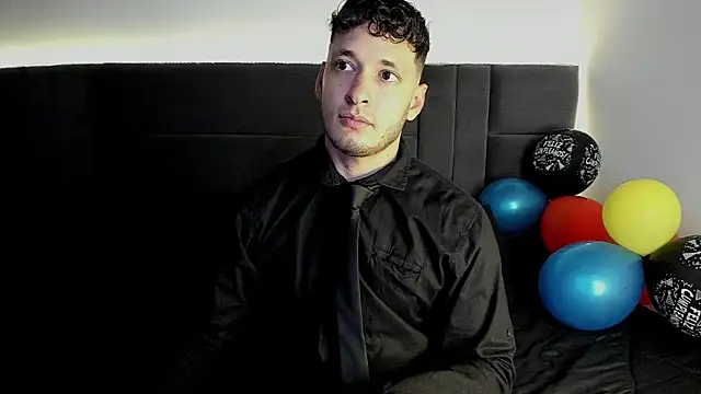 Snapshot of alejandro__2 chatting on 10-01-25, 04:35 alejandro 2 online show from 10-01-25, 04:35