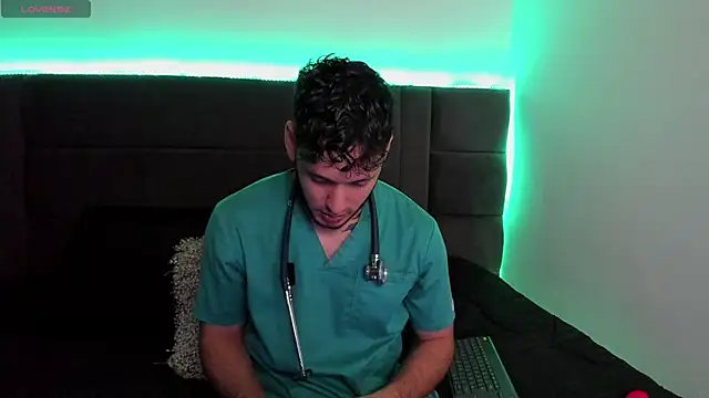 Snapshot of alejandro__2 chatting on 10-17-25, 04:09 alejandro 2 online show from 10-17-25, 04:09