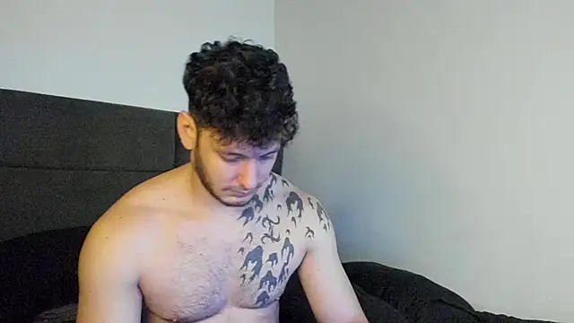 Snapshot of alejandro__2 chatting on 11-28-25, 08:00 alejandro 2 online show from 11-28-25, 08:00