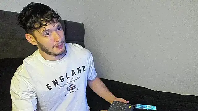 Snapshot of alejandro__2 chatting on 12-03-25, 08:29 alejandro 2 online show from 12-03-25, 08:29