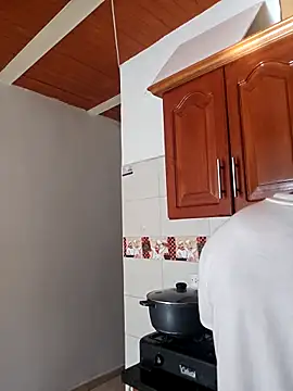 Snapshot of alejandro__2 chatting on 12-04-25, 08:28 alejandro 2 online show from 12-04-25, 08:28