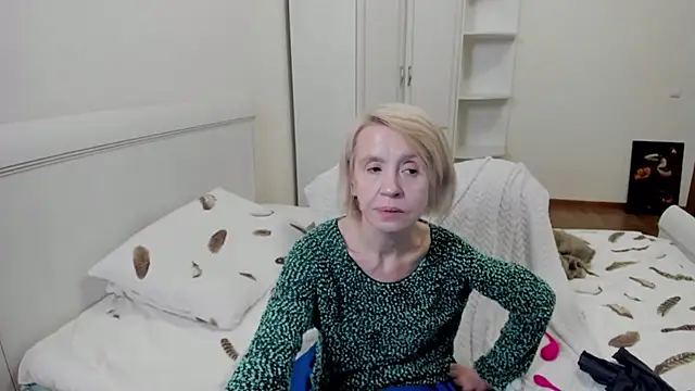 aminalive online show from 11-19-25, 07:47