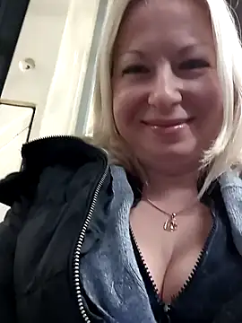 Arina smiles online show from 12-08-24, 01:47