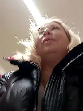 Arina smiles online show from 01-25-25, 03:30