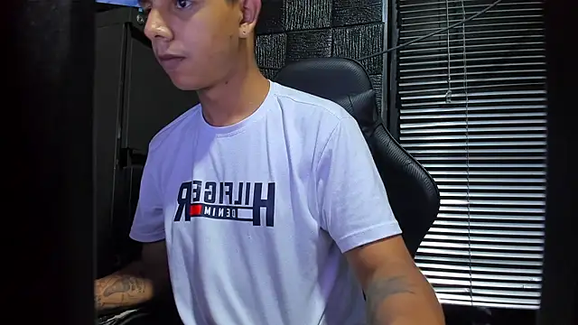 boy bigcock24cm online show from 06-11-26, 01:05
