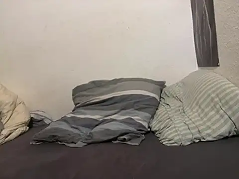 HotandHornyLev82 online show from 04-28-26, 02:49