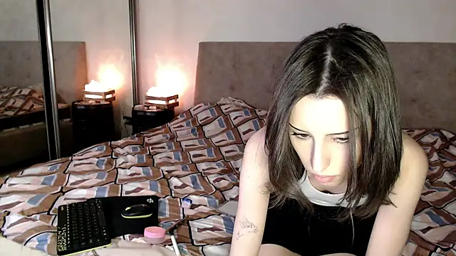 Snapshot of -Yummybabes- chatting on 05-16-26, 10:41 -Yummybabes- online show from 05-16-26, 10:41