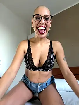 Snapshot of emprexkala chatting on 10-13-25, 06:02 emprexkala online show from 10-13-25, 06:02