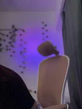 LunaXuan online show from 09-11-25, 10:54