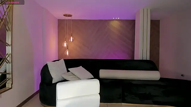 Snapshot of NiaHolland chatting on 02-09-26, 06:34 NiaHolland online show from 02-09-26, 06:34