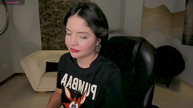 Snapshot of NinaMichelle chatting on 06-30-26, 06:20 NinaMichelle online show from 06-30-26, 06:20