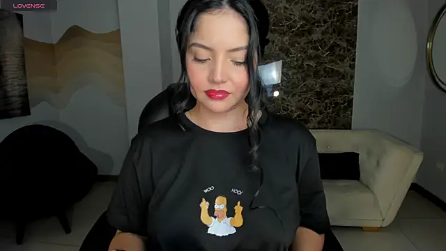 Snapshot of NinaMichelle chatting on 07-01-26, 06:29 NinaMichelle online show from 07-01-26, 06:29