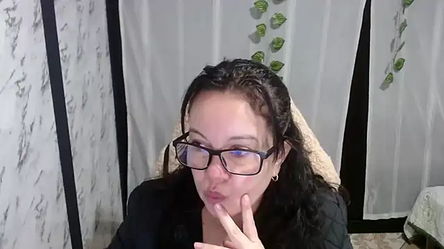 Sonialorens  online show from 03-13-25, 12:02