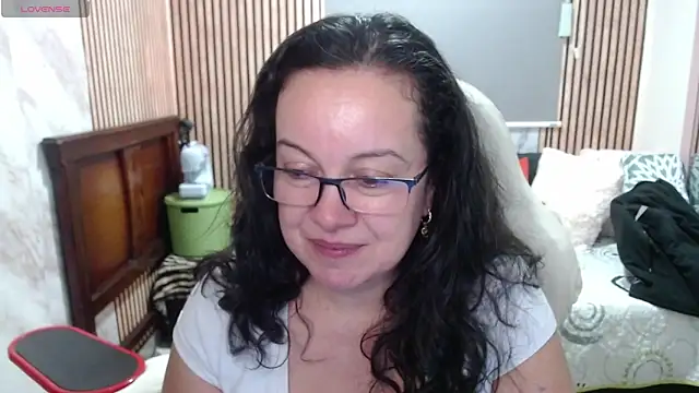 Sonialorens  online show from 05-30-26, 10:40