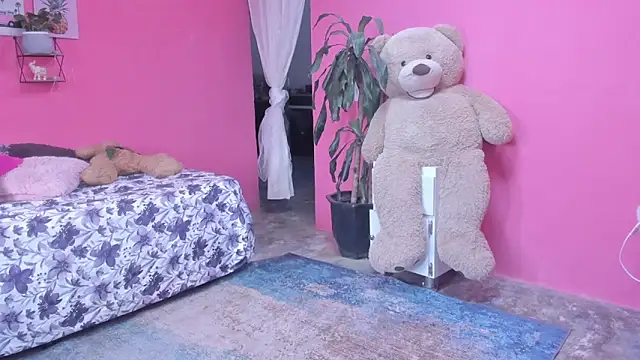 Emma lean online show from 12-10-24, 12:27