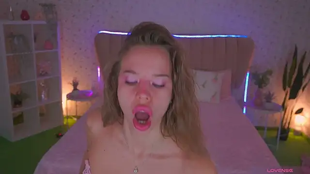 Sexy Ira online show from 04-12-26, 06:51