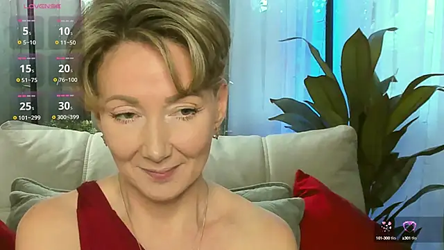 Snapshot of AkexandraFix chatting on 02-11-25, 12:58 AkexandraFix online show from 02-11-25, 12:58