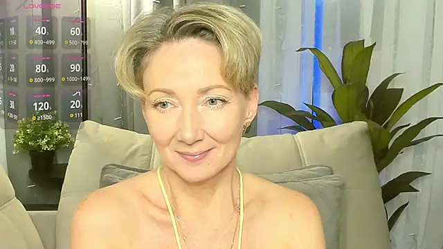 Snapshot of AkexandraFix chatting on 10-27-25, 12:53 AkexandraFix online show from 10-27-25, 12:53