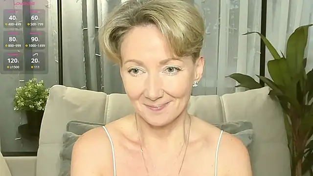 Snapshot of AkexandraFix chatting on 11-24-25, 01:00 AkexandraFix online show from 11-24-25, 01:00