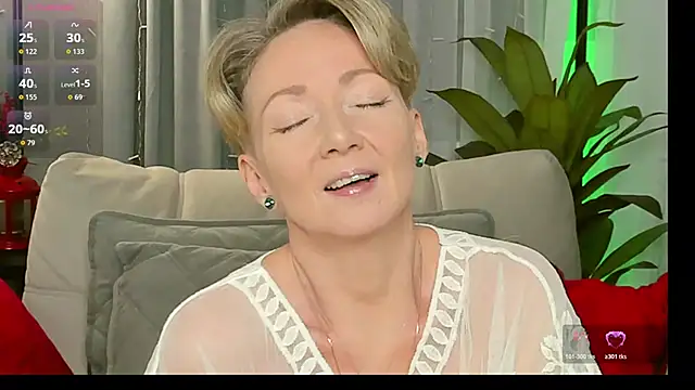 Snapshot of AkexandraFix chatting on 12-15-25, 01:04 AkexandraFix online show from 12-15-25, 01:04