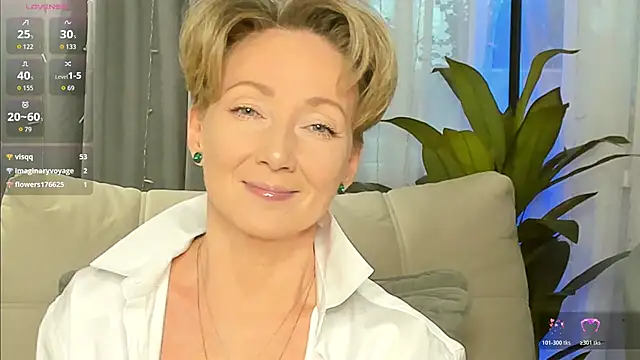 Snapshot of AkexandraFix chatting on 02-17-26, 02:02 AkexandraFix online show from 02-17-26, 02:02