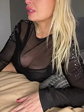 Lisavontease online show from 12-29-24, 01:02