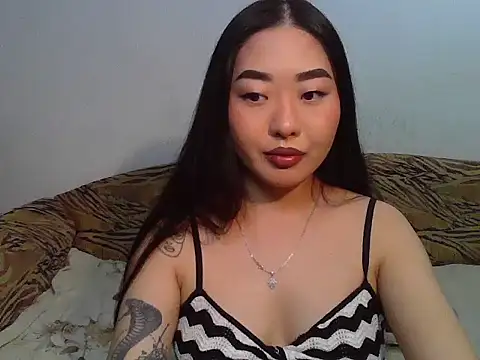 Snapshot of Aleksa_Blackdream chatting on 11-21-25, 03:44 Aleksa Blackdream online show from 11-21-25, 03:44