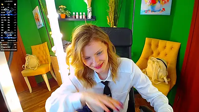 Snapshot of MaryHiggins chatting on 02-26-25, 11:52 MaryHiggins online show from 02-26-25, 11:52