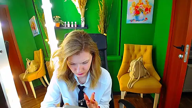 Snapshot of MaryHiggins chatting on 02-26-25, 03:08 MaryHiggins online show from 02-26-25, 03:08