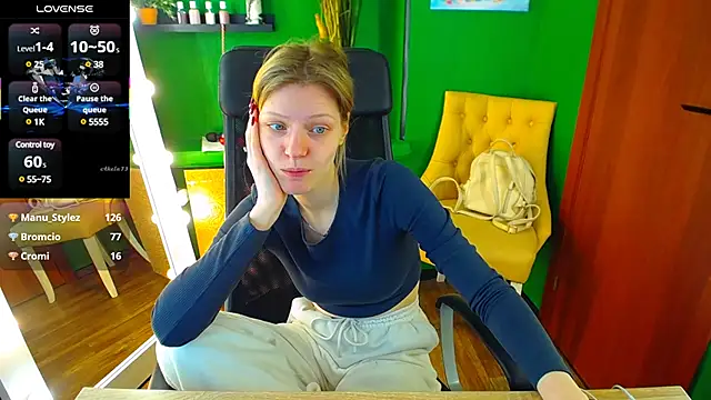 Snapshot of MaryHiggins chatting on 03-01-25, 04:11 MaryHiggins online show from 03-01-25, 04:11