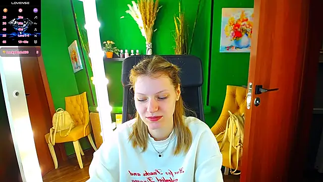 Snapshot of MaryHiggins chatting on 03-05-25, 07:27 MaryHiggins online show from 03-05-25, 07:27