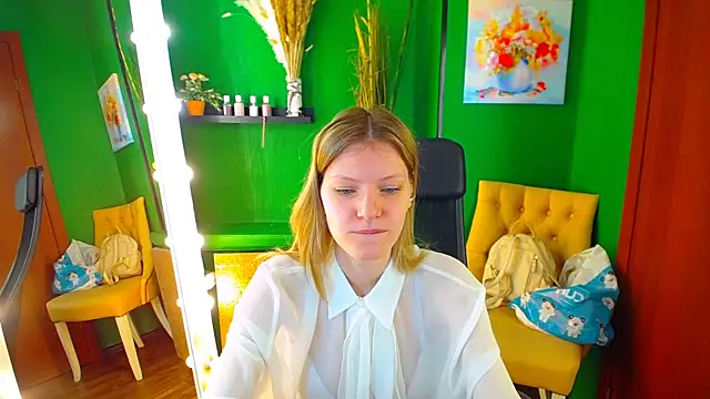 Snapshot of MaryHiggins chatting on 03-07-25, 10:35 MaryHiggins online show from 03-07-25, 10:35