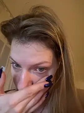 Snapshot of MaryHiggins chatting on 03-08-25, 04:12 MaryHiggins online show from 03-08-25, 04:12