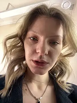 Snapshot of MaryHiggins chatting on 03-08-25, 07:27 MaryHiggins online show from 03-08-25, 07:27