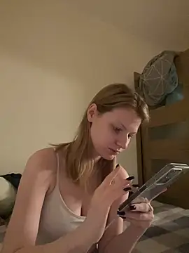 Snapshot of MaryHiggins chatting on 03-15-25, 06:54 MaryHiggins online show from 03-15-25, 06:54