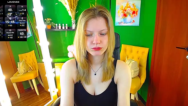 Snapshot of MaryHiggins chatting on 03-19-25, 07:40 MaryHiggins online show from 03-19-25, 07:40