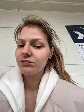 Snapshot of MaryHiggins chatting on 09-15-25, 02:06 MaryHiggins online show from 09-15-25, 02:06