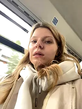 Snapshot of MaryHiggins chatting on 09-26-25, 09:13 MaryHiggins online show from 09-26-25, 09:13