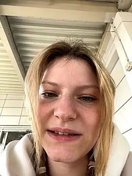 Snapshot of MaryHiggins chatting on 09-27-25, 09:58 MaryHiggins online show from 09-27-25, 09:58