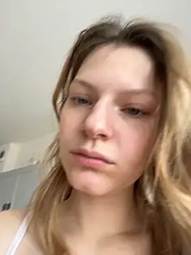 Snapshot of MaryHiggins chatting on 09-28-25, 09:36 MaryHiggins online show from 09-28-25, 09:36