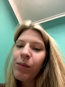 Snapshot of MaryHiggins chatting on 10-03-25, 12:24 MaryHiggins online show from 10-03-25, 12:24