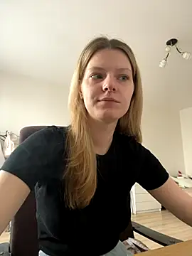 Snapshot of MaryHiggins chatting on 10-15-25, 08:03 MaryHiggins online show from 10-15-25, 08:03