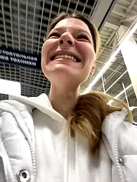 Snapshot of MaryHiggins chatting on 10-18-25, 09:10 MaryHiggins online show from 10-18-25, 09:10