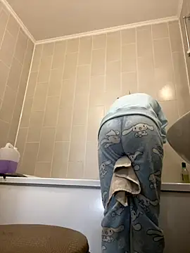 Snapshot of MaryHiggins chatting on 10-23-25, 08:02 MaryHiggins online show from 10-23-25, 08:02