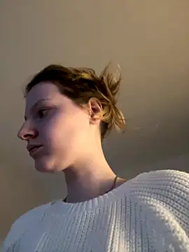 Snapshot of MaryHiggins chatting on 10-27-25, 01:59 MaryHiggins online show from 10-27-25, 01:59