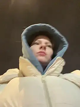 Snapshot of MaryHiggins chatting on 10-31-25, 03:46 MaryHiggins online show from 10-31-25, 03:46