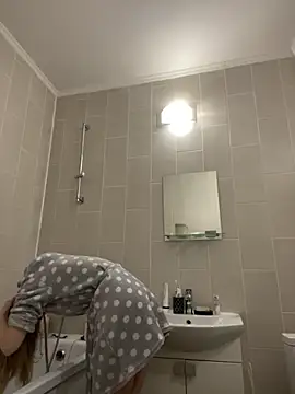 Snapshot of MaryHiggins chatting on 11-10-25, 01:54 MaryHiggins online show from 11-10-25, 01:54