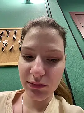 Snapshot of MaryHiggins chatting on 11-12-25, 01:22 MaryHiggins online show from 11-12-25, 01:22