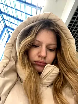 Snapshot of MaryHiggins chatting on 11-14-25, 11:53 MaryHiggins online show from 11-14-25, 11:53